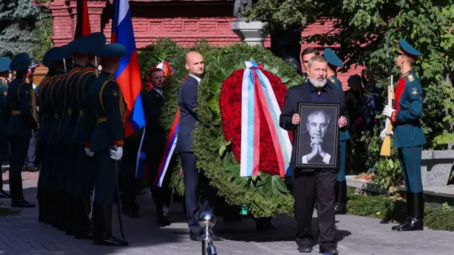Михаила Горбачева похоронили на Новодевичьем кладбище
