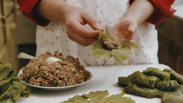 Приготовление долмы в Армянской ССР, 1988 года