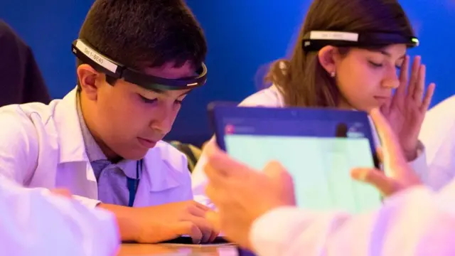 Escolares costarricenses