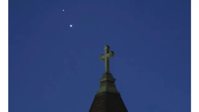 Jupiter et Saturne vus de Jersey City, New Jersey