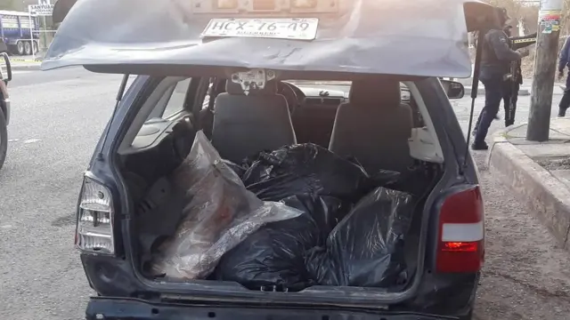 Restos encontrados en el auto,