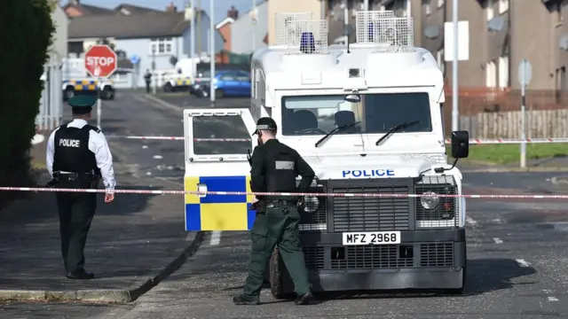 Policía en Derry