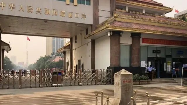 မြန်မာနိုင်ငံဘက်အဝင်အထွက်လုပ်ခွင့်ကို ဧပြီ ၁ ရက်နေ့ကတည်းကပိတ်ပင်ထားခဲ့ပြီး ဧပြီ ၂၃ ရက်နေ့မှာ နောက်ထပ် ဇွန်လအထိ ထပ်တိုး