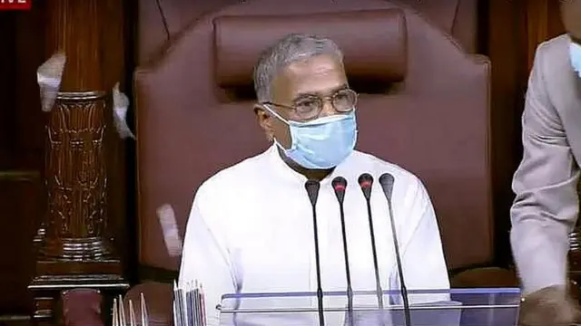 સંસદનું ચોમાસુસત્ર શરૂ થયું છે ત્યારથી જ કોરોના મામલે સરકારની કામગીરી અને બાદમાં વિવાદિત કૃષિકાયદા સામે કિસાન આંદોલનને લીધે તોફાની બન્યું હતું. વારંવાર ગૃહની કામગીરી ખોરવાઈ અને તેને સ્થગિત કરાઈ છે.