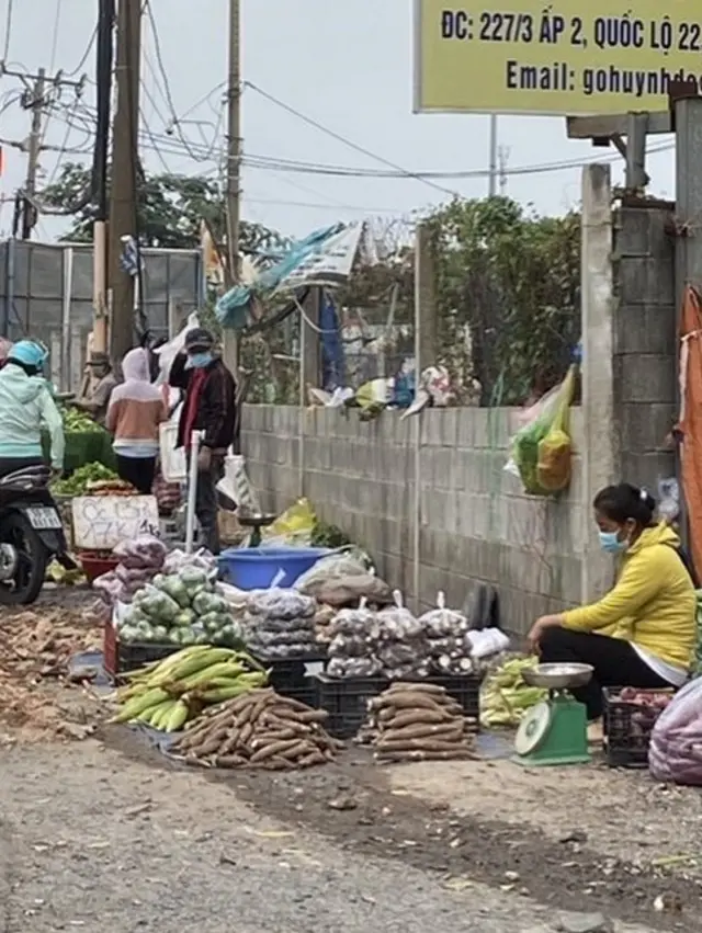 Chết vì dịch thì hên xui còn không được buôn bán thì chết đói là chắc