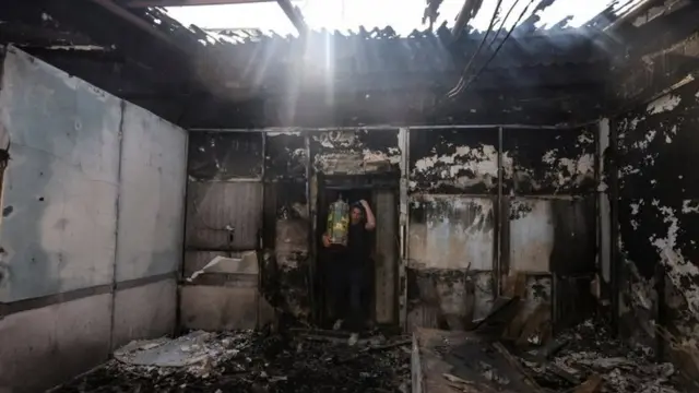 गज़ा में बनी इमारतों पर इसराइली हमले