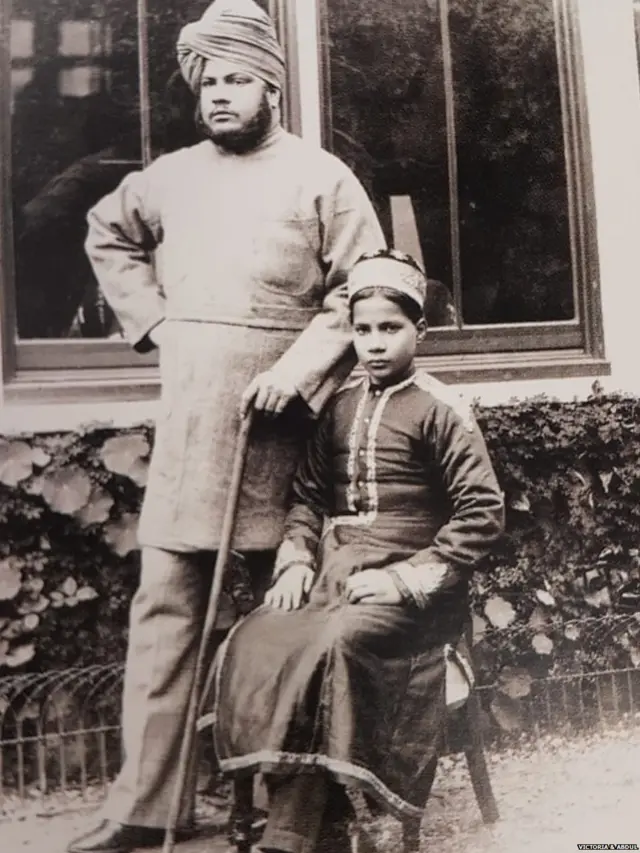 अब्दुल करीम अपने भतीजे के साथ