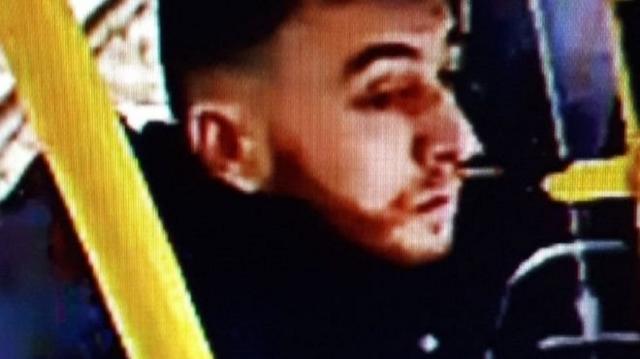 警方确认37岁土耳其男子古克曼·塔尼斯（Gokmen Tanis）涉枪击案并公布了他的照片。