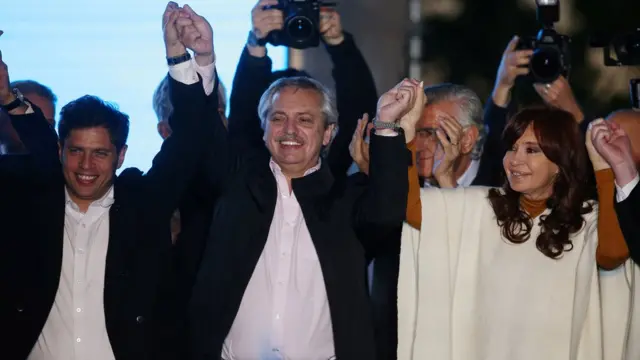 Cristina Kirchner, Alberto Fernández e Axel Kicillof, que concorre ao governo da província de Buenos Aires