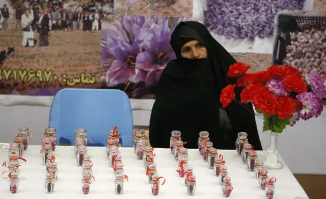 د هراتي ښځو لاسي صنایعو نندارتون