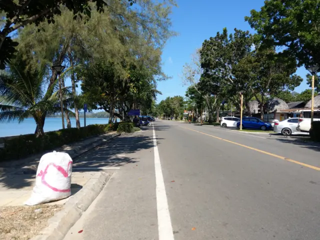 ถนนโล่ง ๆ