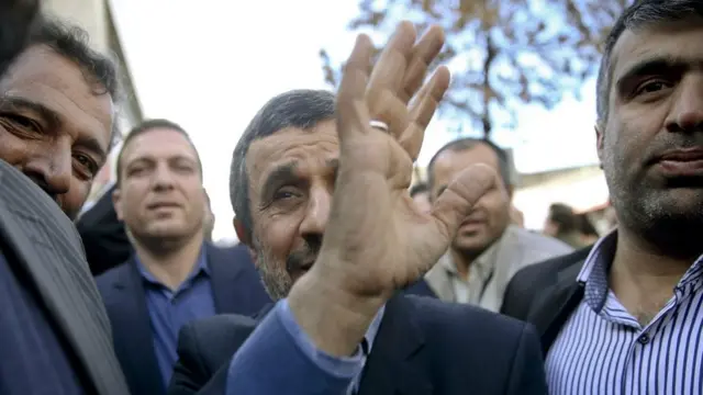 محمود احمدی‌نژاد مقابل دادگاه تجدید نظر حمید بقایی