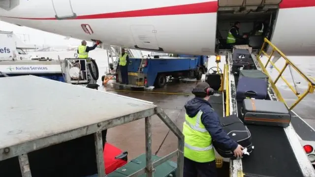 عمال نقل الأمتعة