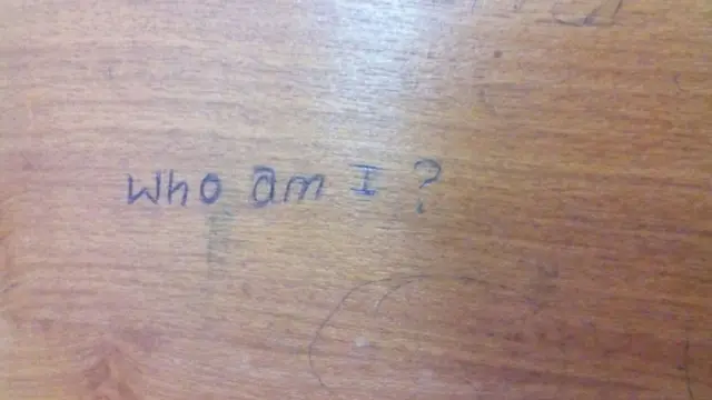 Barreefama 'Who am I' jedhu