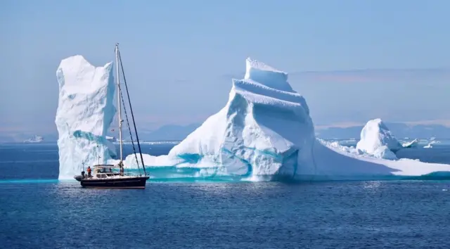 Spektakularno cik-cak putovanje do Ilimanaka kroz lavirint sačinjen od visokih ledenih santi