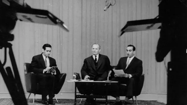 شاپور ریپورتر در یک برنامه تلویزیونی