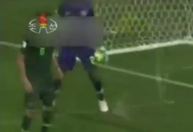 조선중앙방송은 월드컵 중계권을 갖고 있지 않지만 중계 방송사의 로고를 가리고 내보냈다