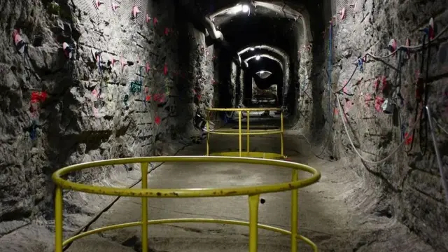Construcción bajo tierra para albergar residuos nucleares.