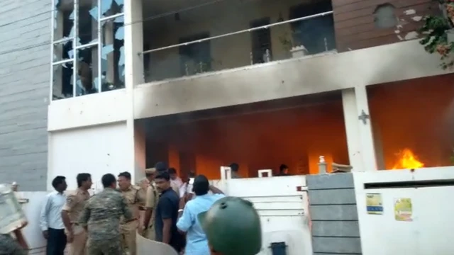 వైసిపి జిల్లా అధ్యక్షుడు, ముమ్మిడివరం ఎమ్మెల్యే పొన్నాడ సతీష్ ఇల్లు