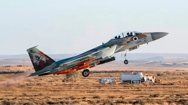 இஸ்ரேலின் எஃப்-15 சிறப்பு போர் விமானம்