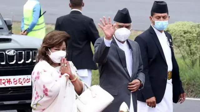 कांग्रेस नेता आरजू देउबा ने चौथाईवाले को राखी बांधी थी.