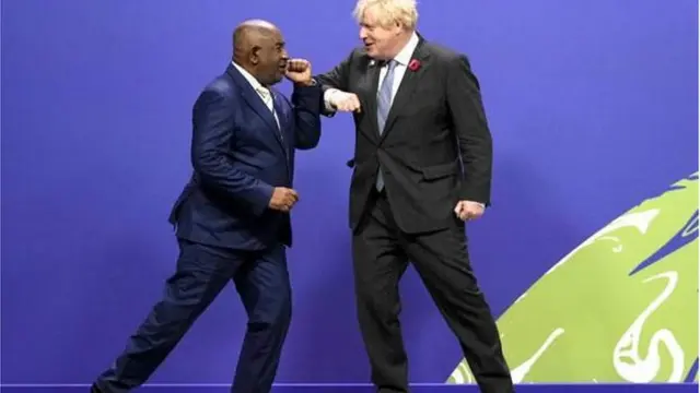Boris Johnson welcome Comoros President Azali Assoumani come di Cop26 summit