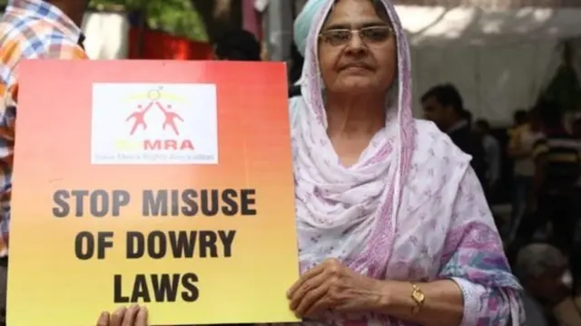 दहेज अधिनियम के खिलाफ प्रदर्शन
