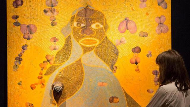 奥菲利的作品《圣母玛利亚》（1996年）中混合了大象粪便，与用牛粪制成的白色颜料差别不大。