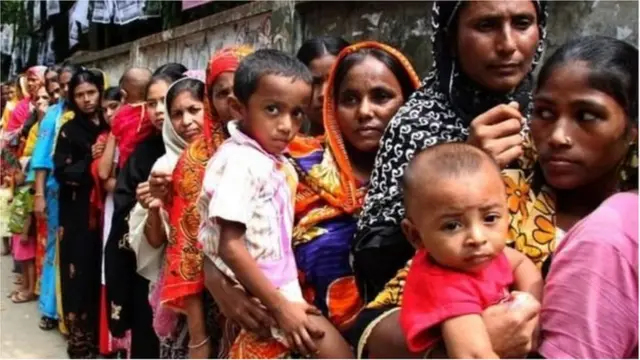 প্রথম ২০১০ সালে চট্টগ্রাম সিটি করপোরেশন নির্বাচনে সীমিত পর্যায়ে ইভিএম ব্যবহার হয়। (ফাইল চিত্র)