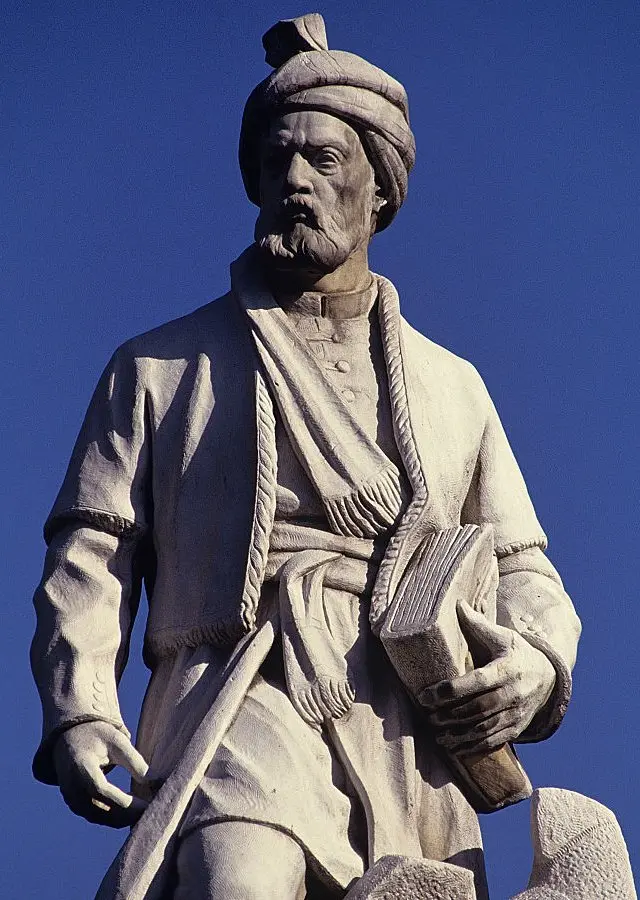 مجسمه فردوسی در میدان فردوسی تهران اثر ابوالحسن صدیقی در سال ۱۳۳۸