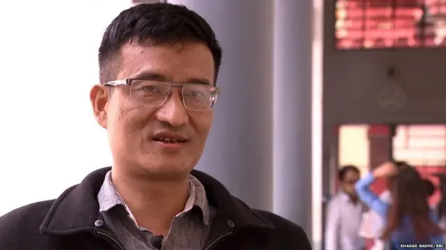 दिमापूरच्या 'एस डी जैन' कॉलेजमध्ये राज्यशास्त्राचे प्राध्यापक इम्ती जमीर