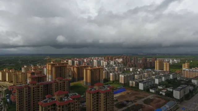 สภาพอากาศในจังหวัดไห่หนานของจีน เมื่อพายุเซินติญ ขึ้นฝั่งเมื่อวันที่ 18 ก.ค. ที่ผ่านมา ขณะที่ยังมีความแรงในระดับพายุไต้ฝุ่น