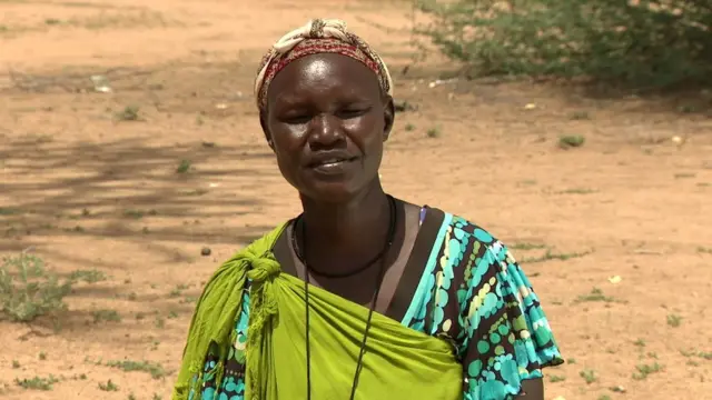 Le docteur Béatrice Lokwawi se sert de ces perles pour déterminer le rythme respiratoire de l'enfant