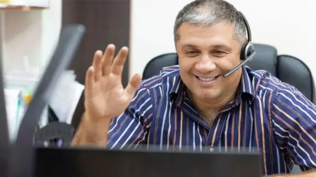 يقول الخبراء إن الابتسامة أداة فعالة للوصول إلى القلوب، فارسمها على وجهك