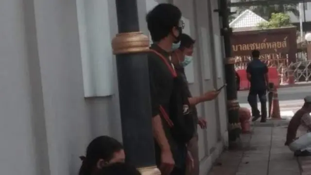 ဘန်ကောက်မြို့ မြန်မာသံရုံးမှာ နေရာ ၃ခုနဲ့ ချင်းမိုင်က မြန်မာသံရုံးမှာက တစ်ခု စုစုပေါင်း မဲရုံ ၄ခုမှာ မဲပေးရမှာဖြစ်