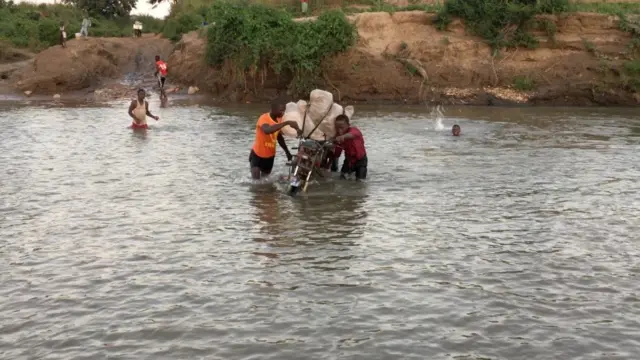 Di boys di collect 200 naira each