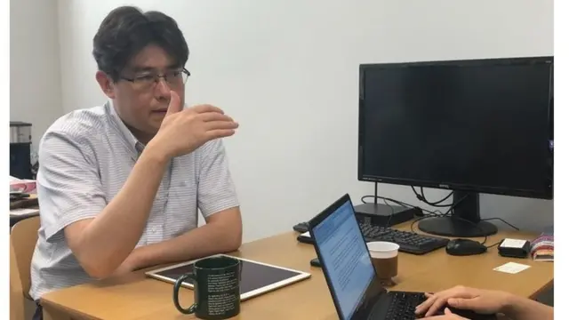 BBC코리아와 인터뷰를 하고 있는 도쿄대 경제학과 가와구치 교수