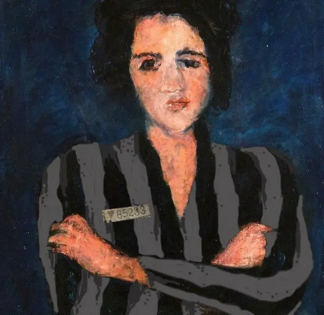 Женщина в арестантской одежде