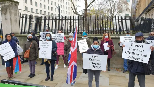 ኣብ ለንደን ኤርትራውያን ስደተኛታት ህጹጽ ረዲኤት ክረኽቡ ዝጽውዕ ሰላማዊ ሰልፊ ተኻይዱ