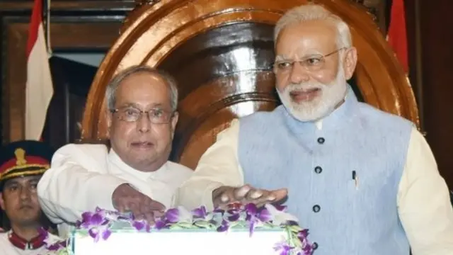 मोदी के साथ प्रणब मुखर्जी