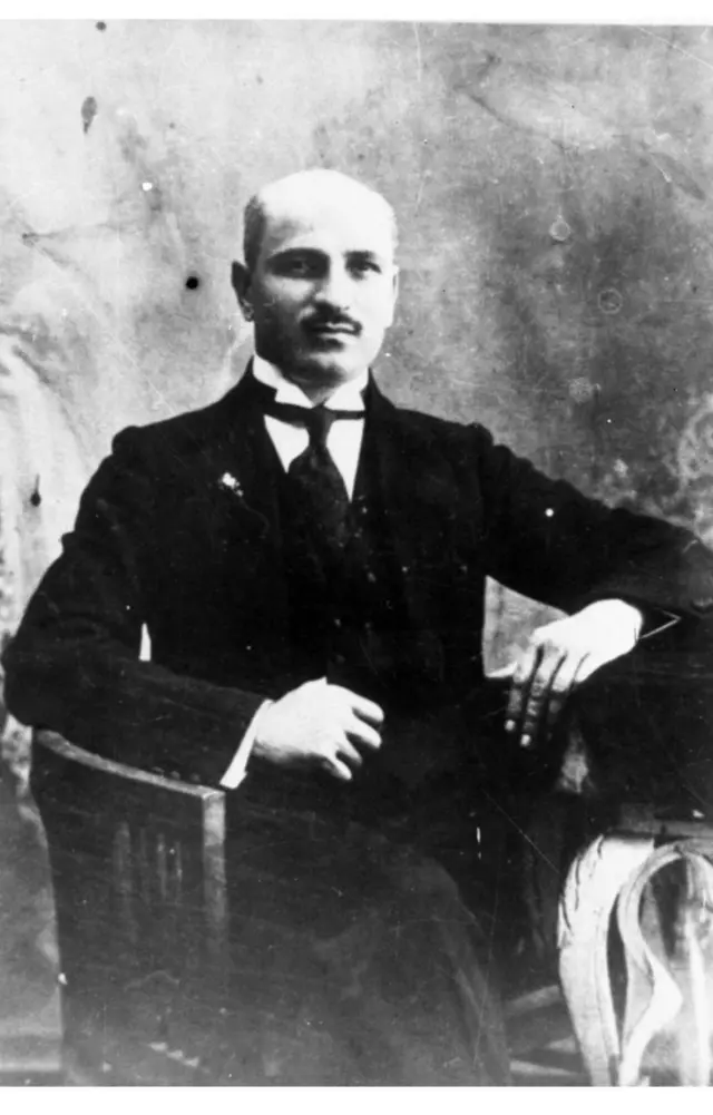 Məmməd Yusif Cəfərov da Qafqazdakı nüfuzlu siyasi xadimlərdən biri idi. O, Milli Şuraya daxil olmuşdu. Rusiya Müəssislər Məclisinə keçirilən seçkilərdə uğur qazanmışdı. Həsən bəy Ağayevdən sonra ADR parlamentinin sədrinin birinci müavini vəzifəsinə seçilir. Bundan başqa cumhuriyyət dövründə o, müxtəlif vaxtlarda daxili və xarici işlər naziri vəzifələrində də olub.