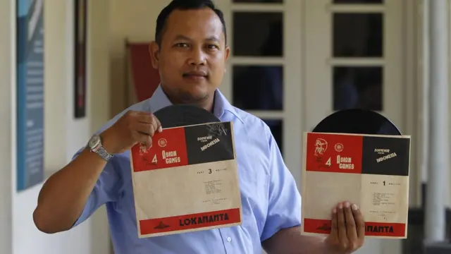 Banyak yang memburu reproduksi lagu-lagu dalam CD.