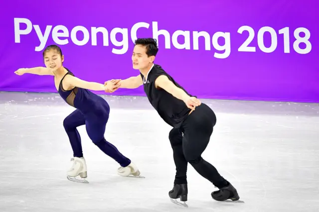 Ryom Tae Ok y Kim Ju Sik