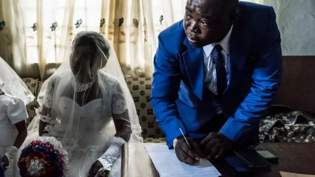 Most marriage for Nigeria no get time to begin check for wethere di man or woman tin dey work before dem go marry