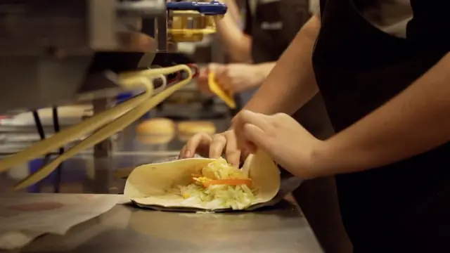 У вроцлавському McDonald's не уявляють роботи закладу без українців