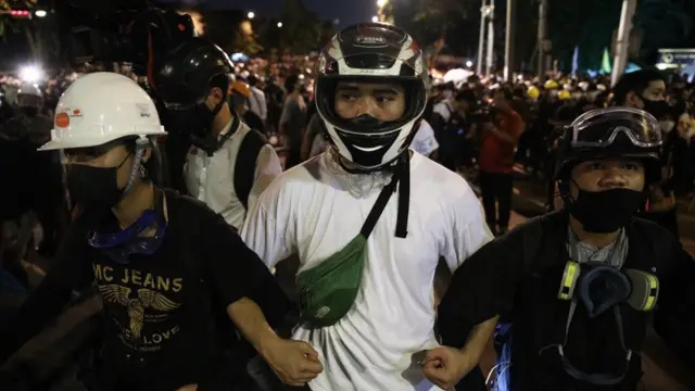 ประท้วง