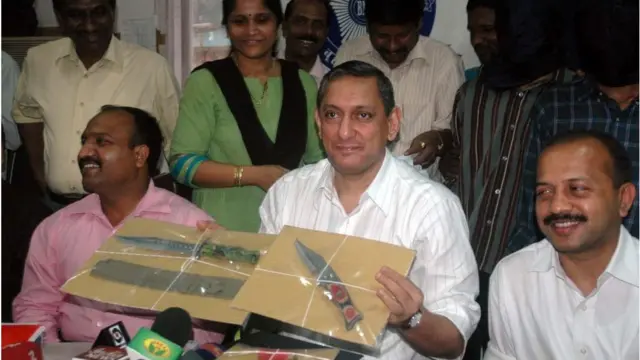 કોઈ કેસમાં પત્રકારપરિષદ દરમિયાન રાકેશ મારિયા