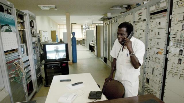 Les autorités gambiennes ont bloqué Internet et les appels téléphoniques vers l'étranger, à l'heure où la population est appelée aux urnes dans le pays.