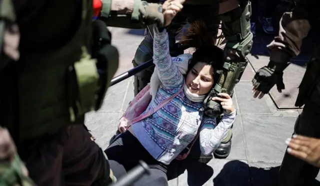 Represión a manifestante