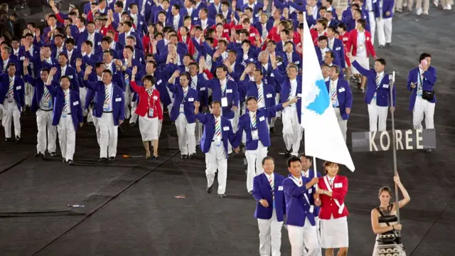 Equipes das Coreias do Sul e do Norte marcharam juntas na Olimpíadabass 300 novibetAtenas